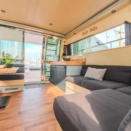 Yacht Patxi Ботель Ла-Рошель