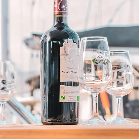 船上ホテル Yacht Patxi