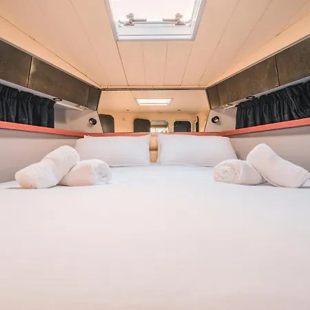 Yacht Patxi 船上ホテル ラ・ロシェル