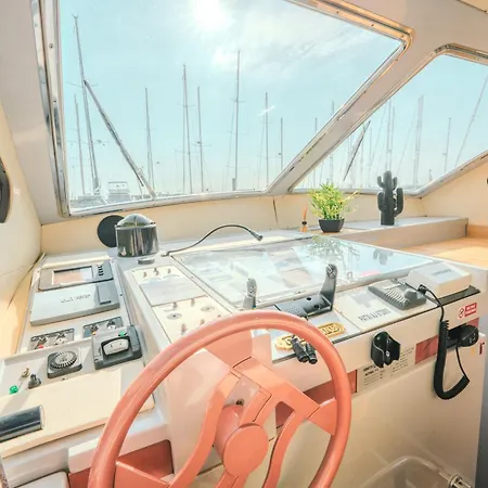 Yacht Patxi *