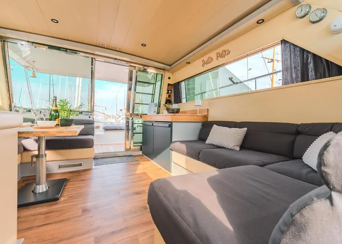 Yacht Patxi 船屋 拉罗歇尔
